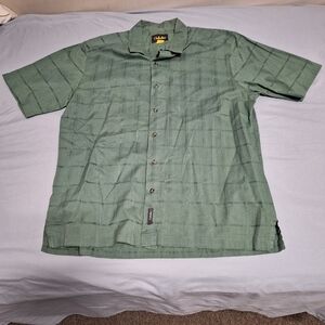 Cabela's men's large green button-down single pocket shirt.